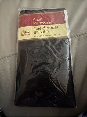 Home Collection Satin Pillowcase - Black